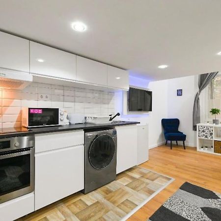 Lovely Studio Flat In Damjanich Street - Leonard Budapest Eksteriør billede