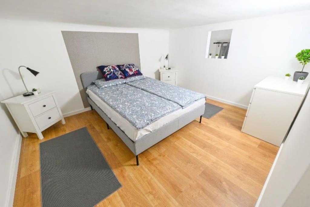 Lovely Studio Flat In Damjanich Street - Leonard Budapest Eksteriør billede
